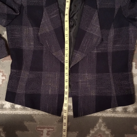 Tahari plaid blazer - 12 - Picture 6 of 6